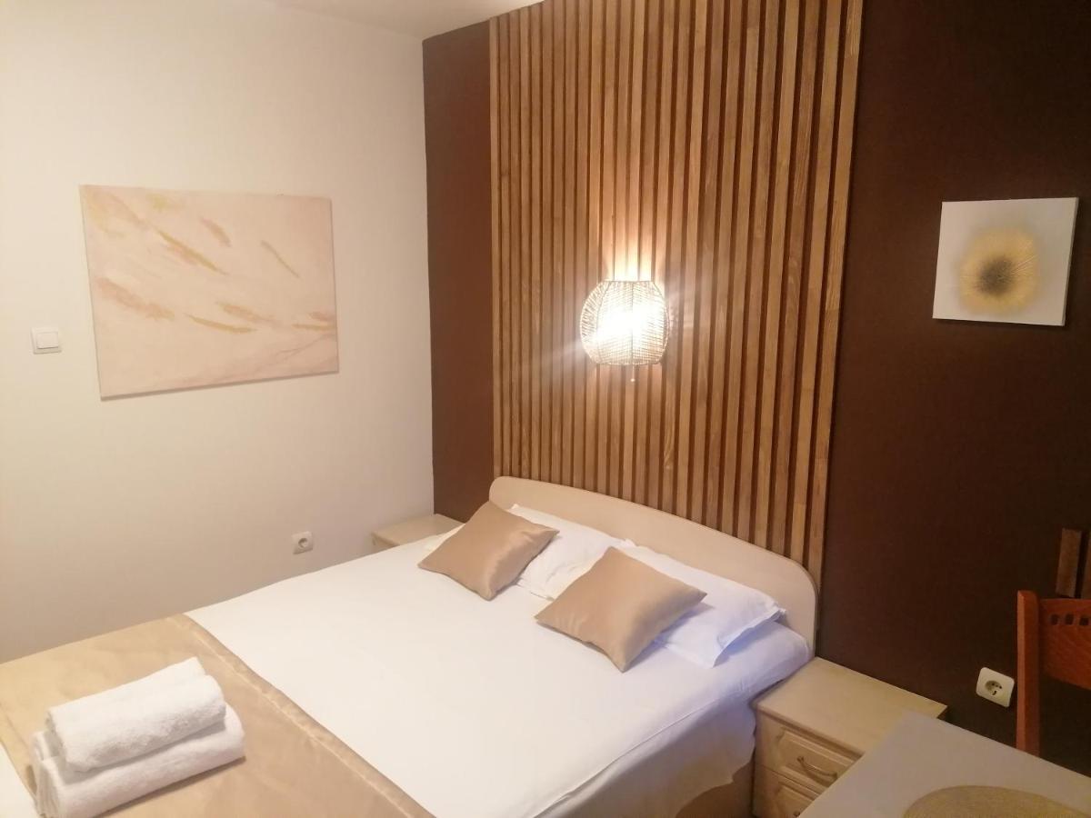 Petkov Family Hotel 布拉格埃夫格拉德 外观 照片