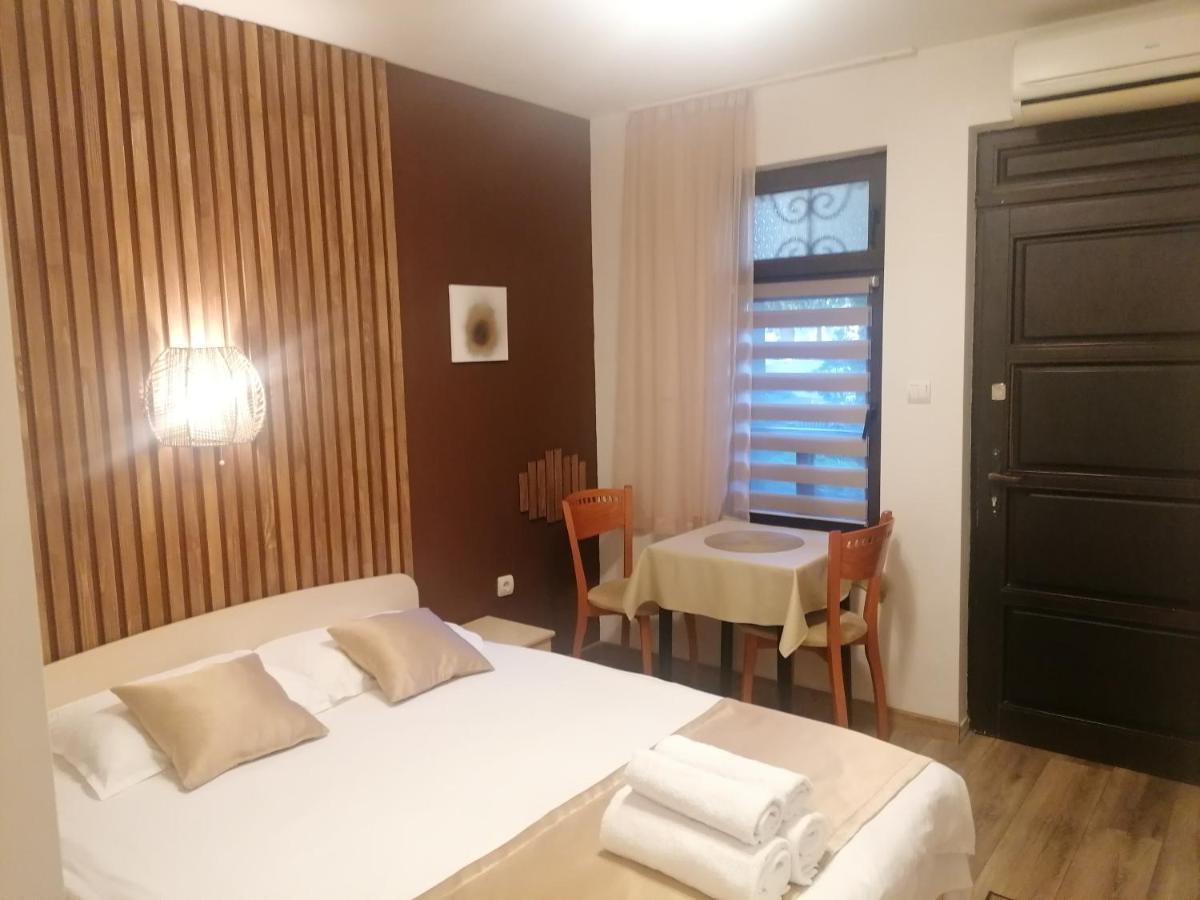 Petkov Family Hotel 布拉格埃夫格拉德 外观 照片