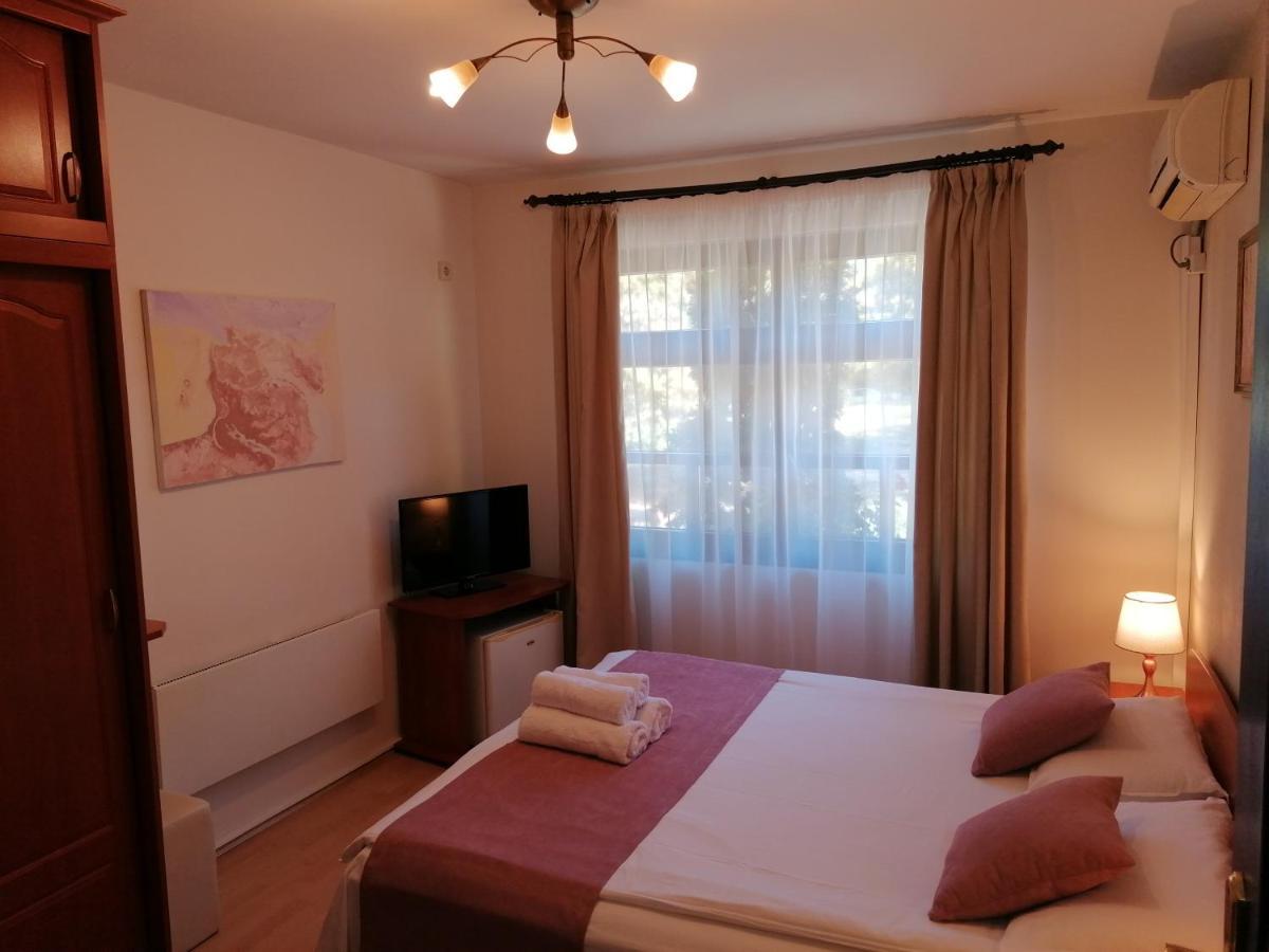 Petkov Family Hotel 布拉格埃夫格拉德 外观 照片