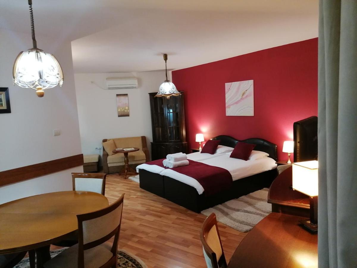 Petkov Family Hotel 布拉格埃夫格拉德 外观 照片